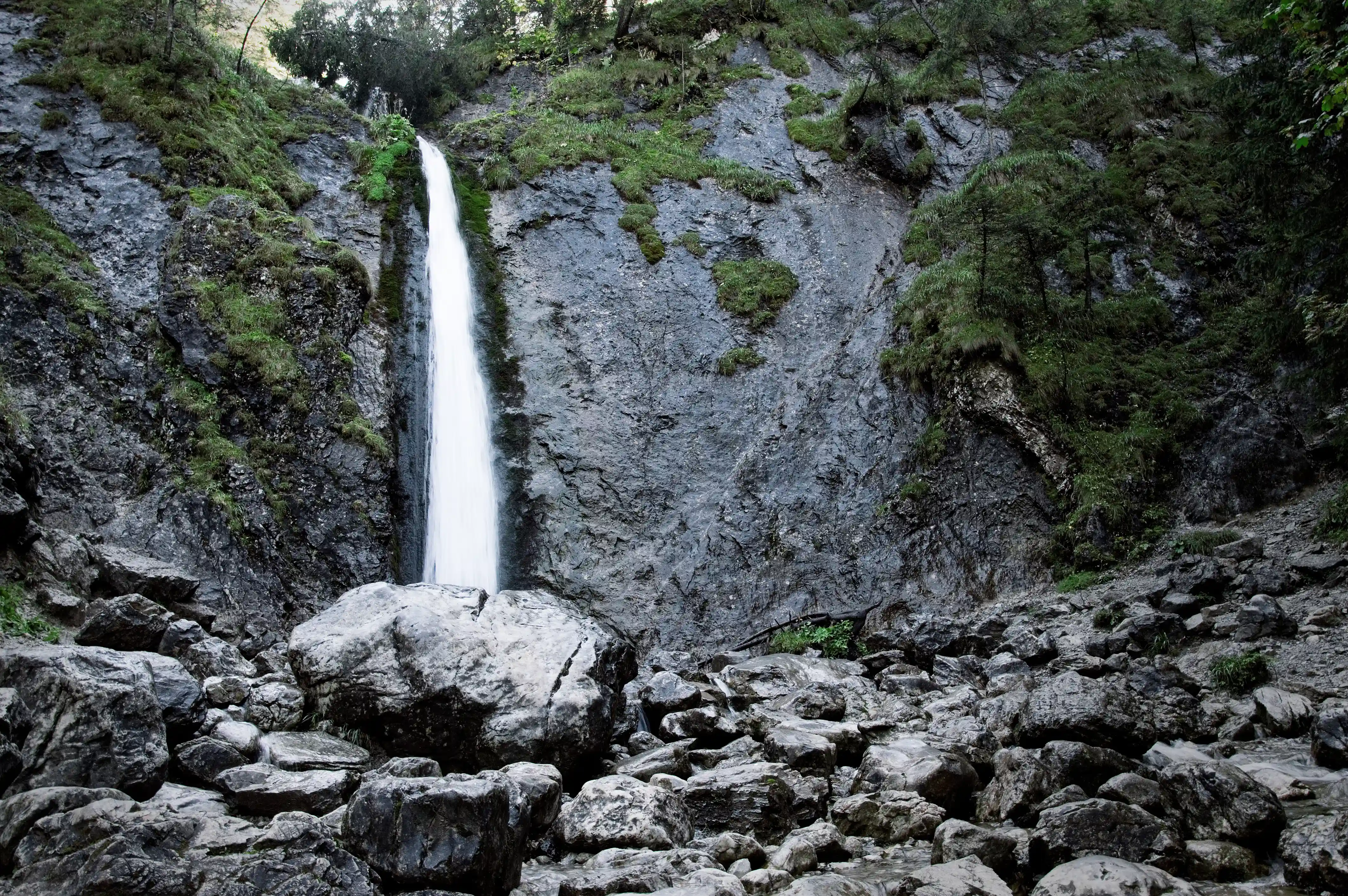 Bhagsu Waterfall
